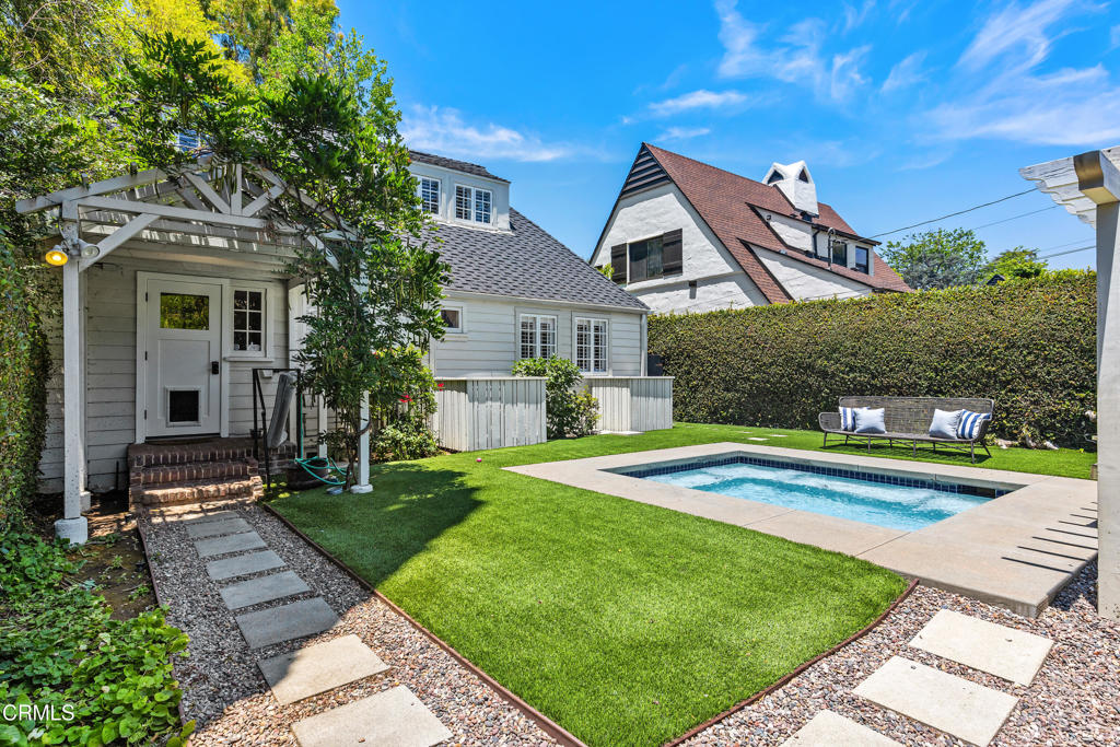 main property photo 29