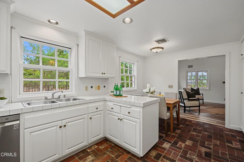 main property photo 50