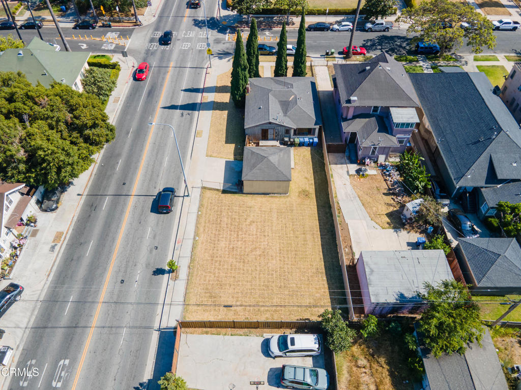 main property photo 30