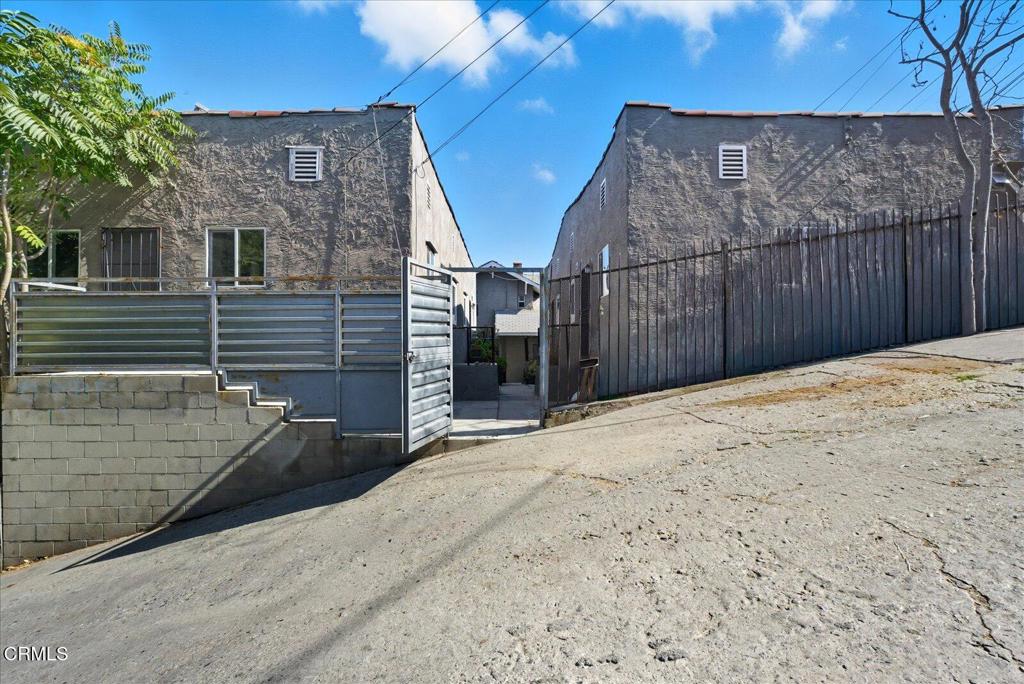 main property photo 14