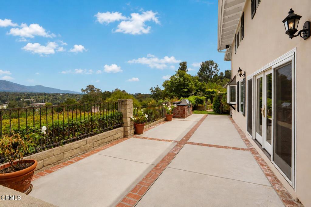 main property photo 41