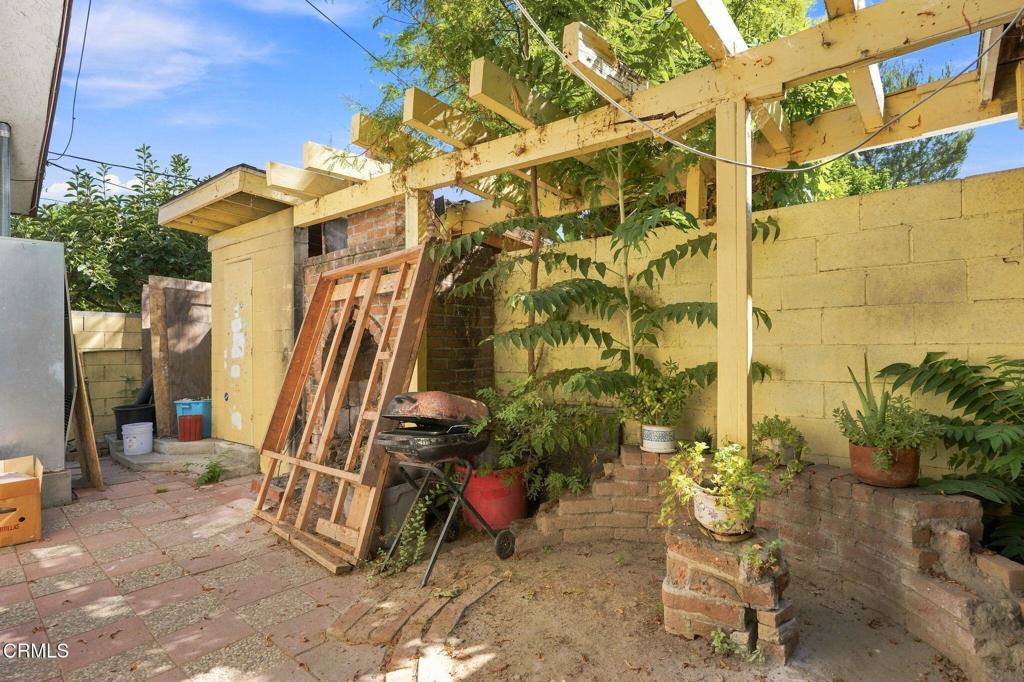 main property photo 28