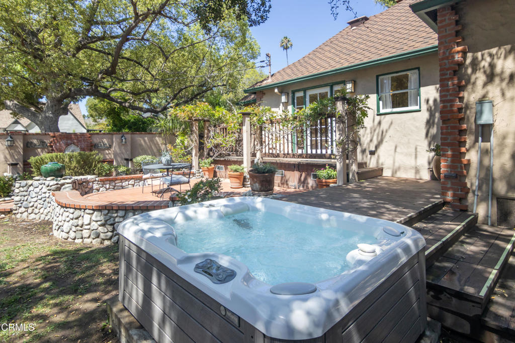 main property photo 18