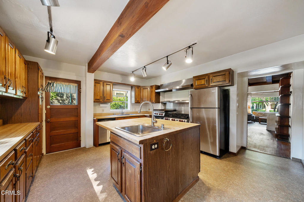 main property photo 15