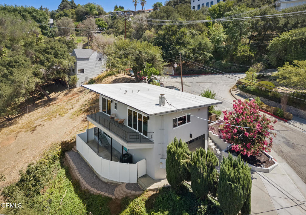 main property photo 30