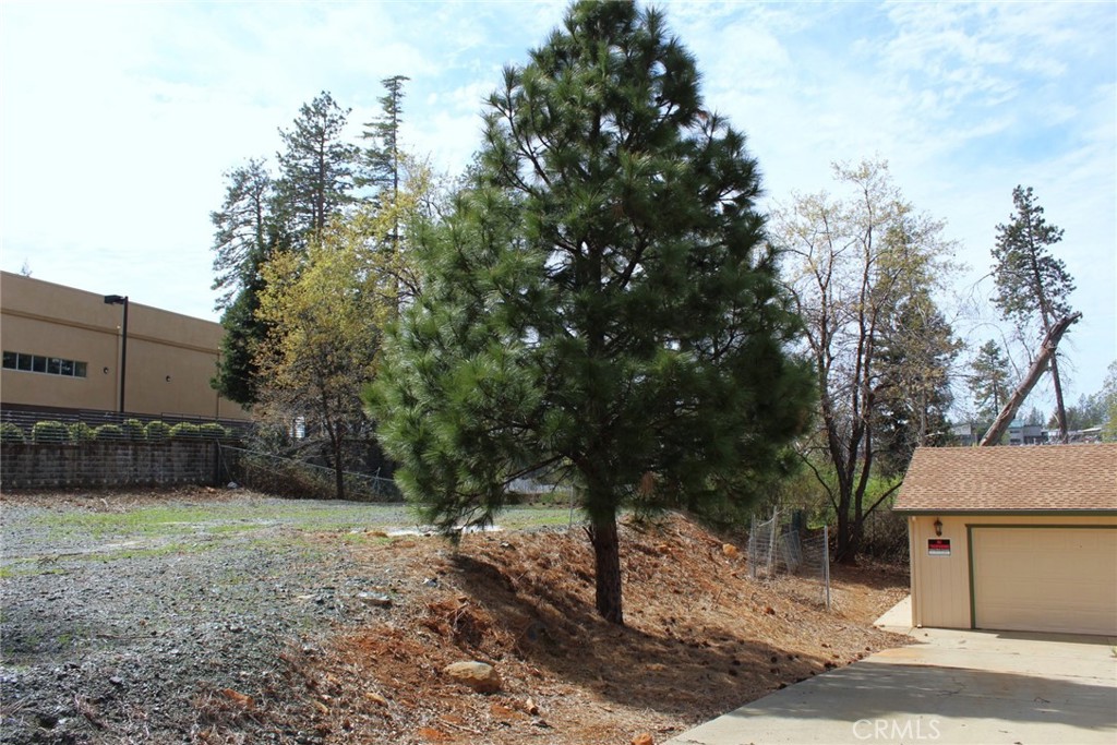 main property photo 11
