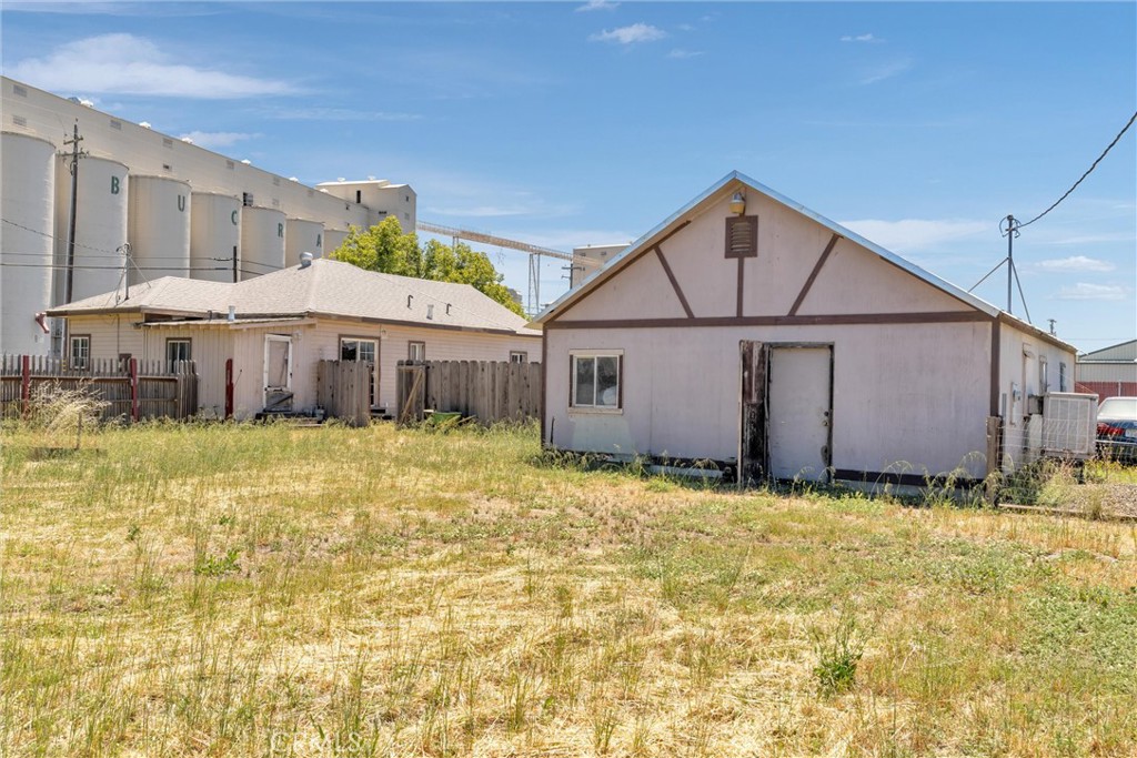 main property photo 23