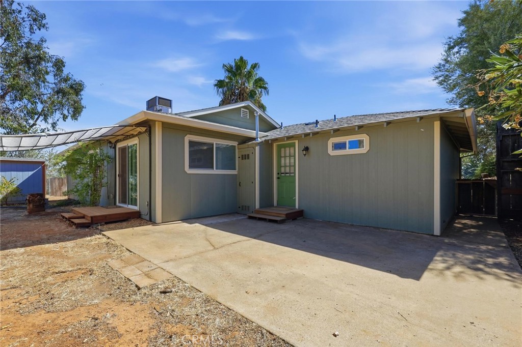 main property photo 30