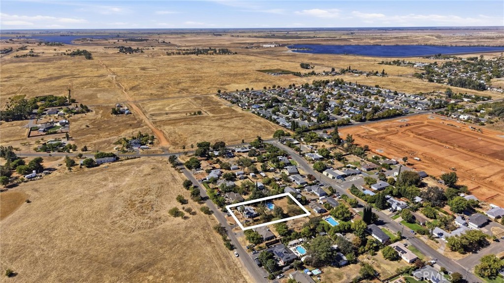 main property photo 40