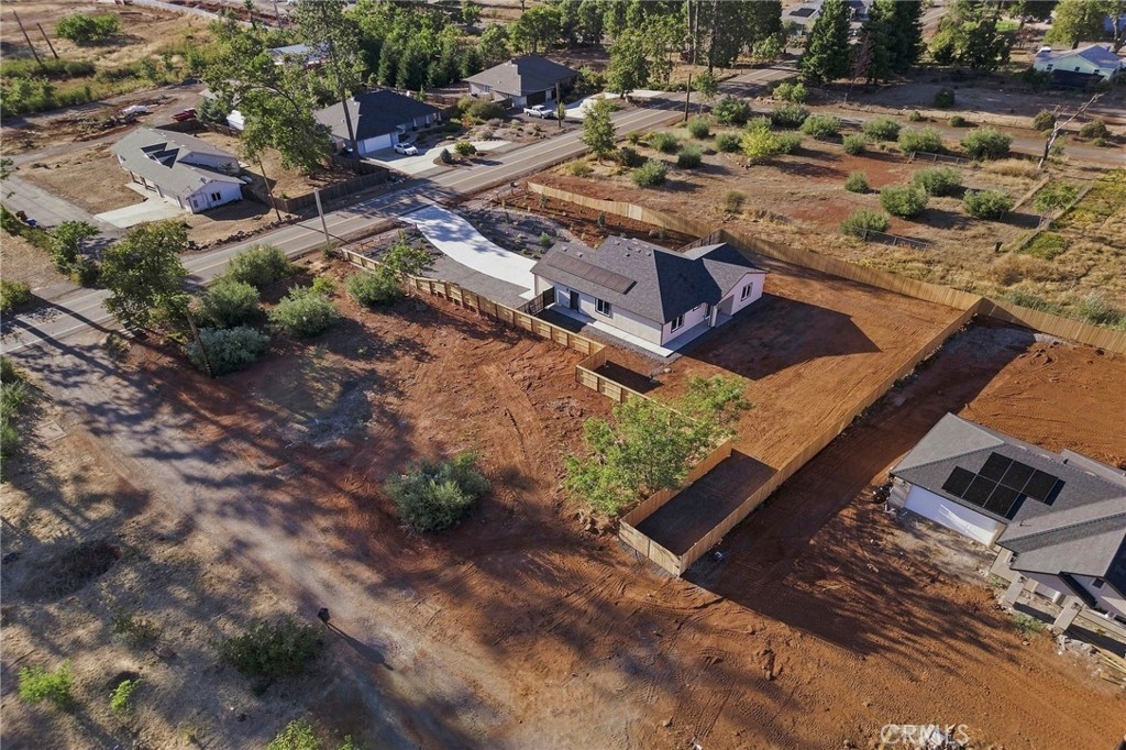 main property photo 40