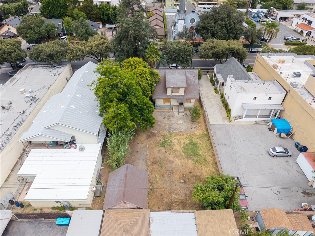 main property photo 25