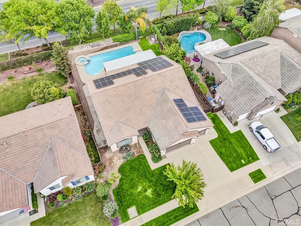 main property photo 11