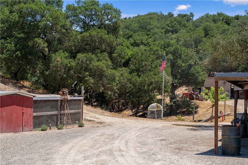 main property photo 28