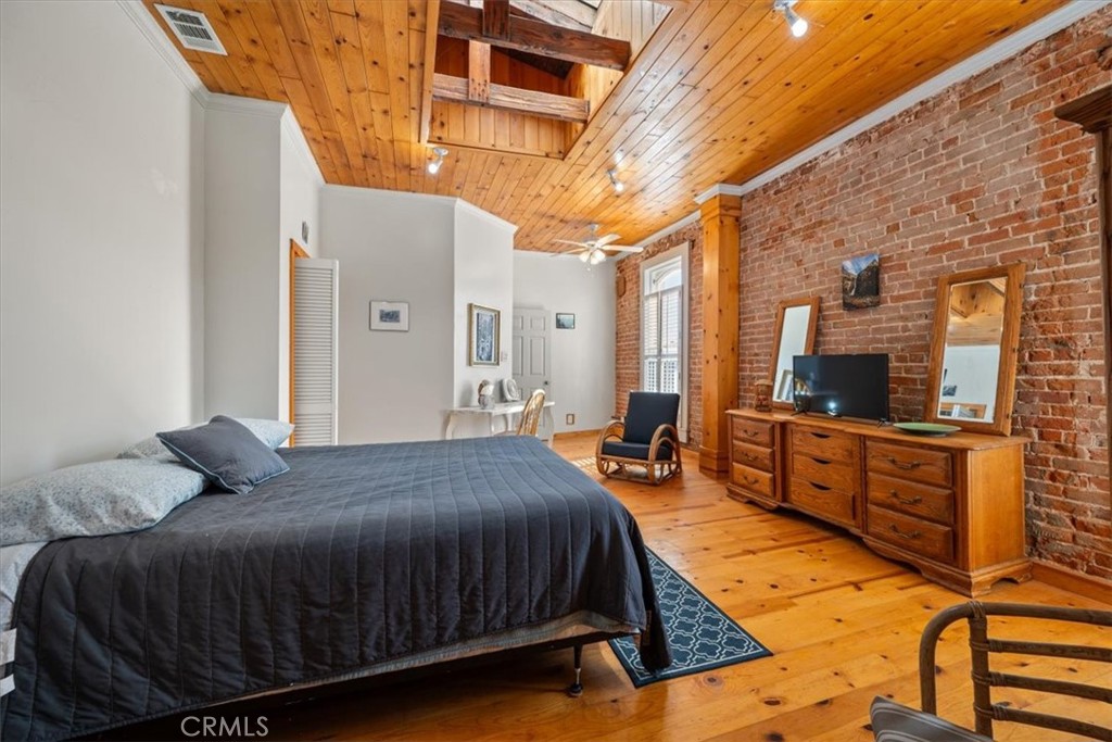 main property photo 48