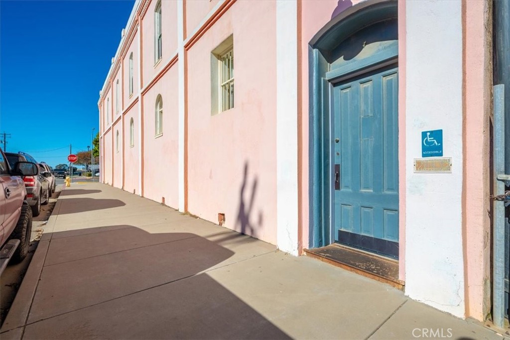 main property photo 10