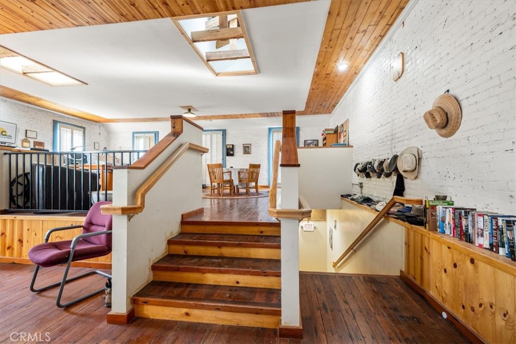 main property photo 34
