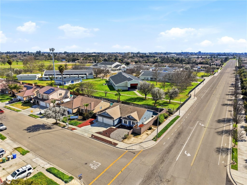 main property photo 10