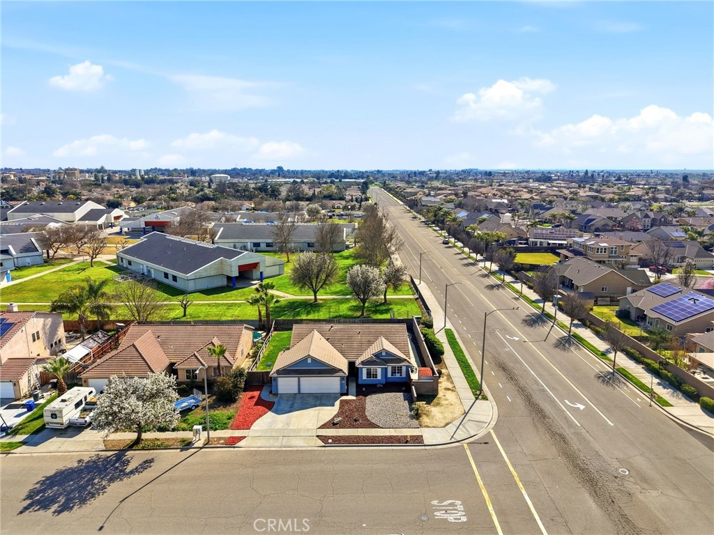 main property photo 9
