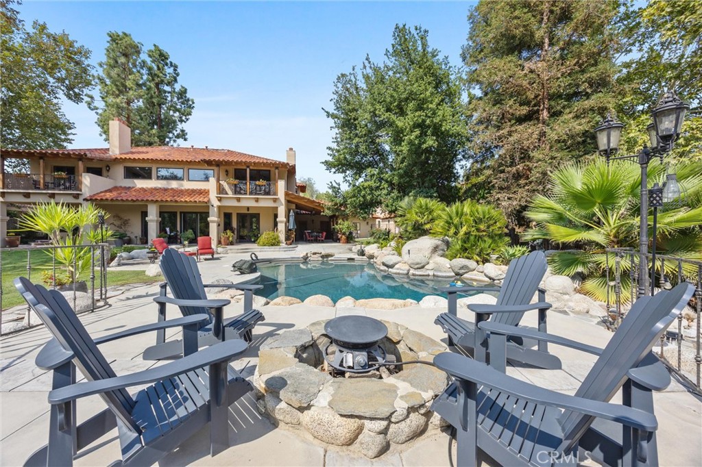 main property photo 14