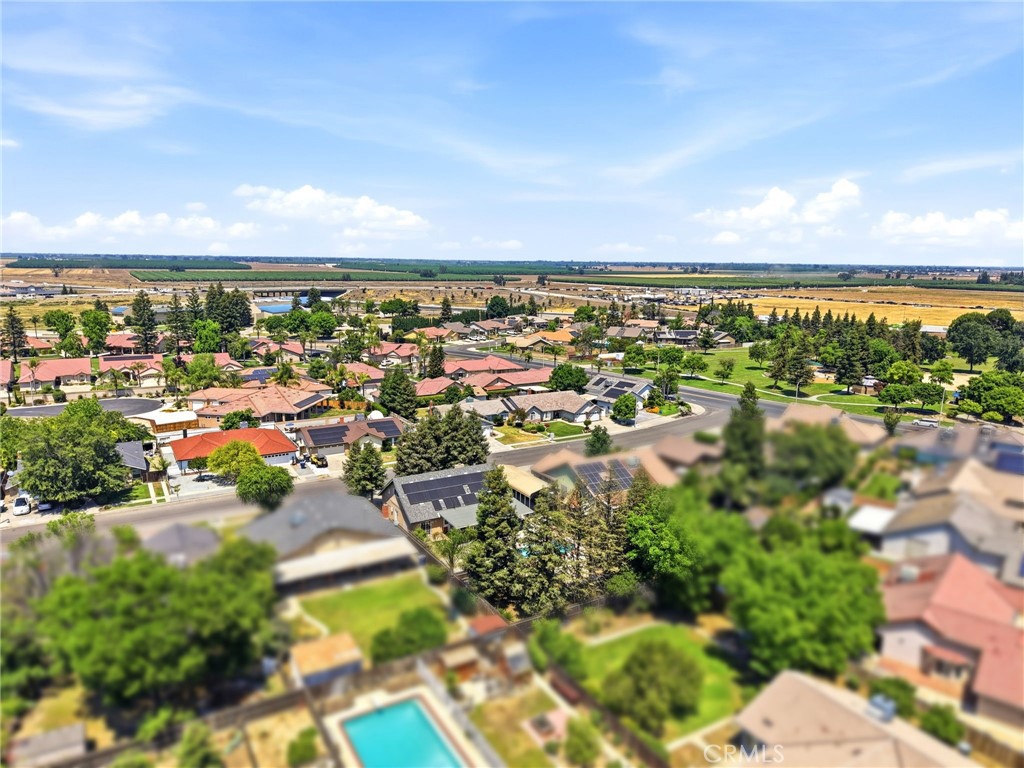 main property photo 50