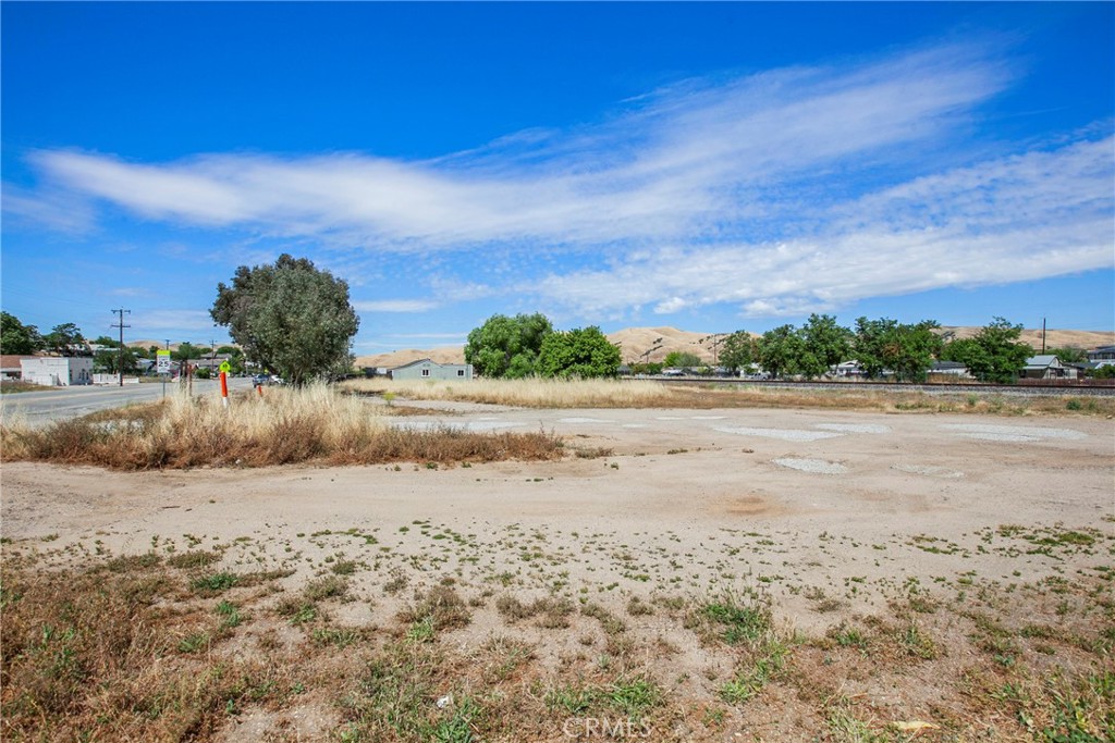main property photo 6