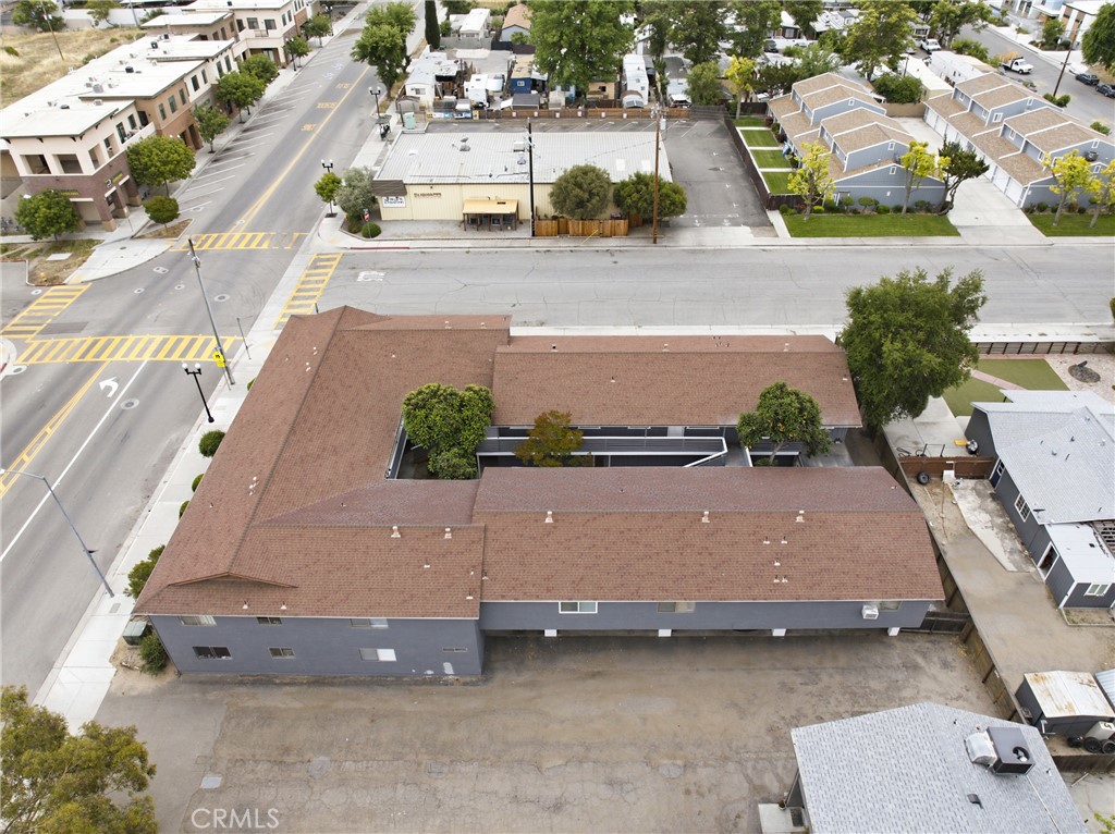 main property photo 13