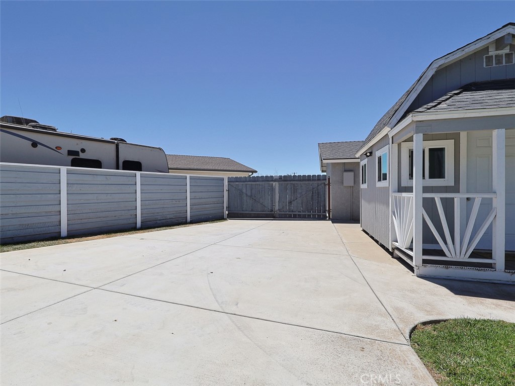 main property photo 18