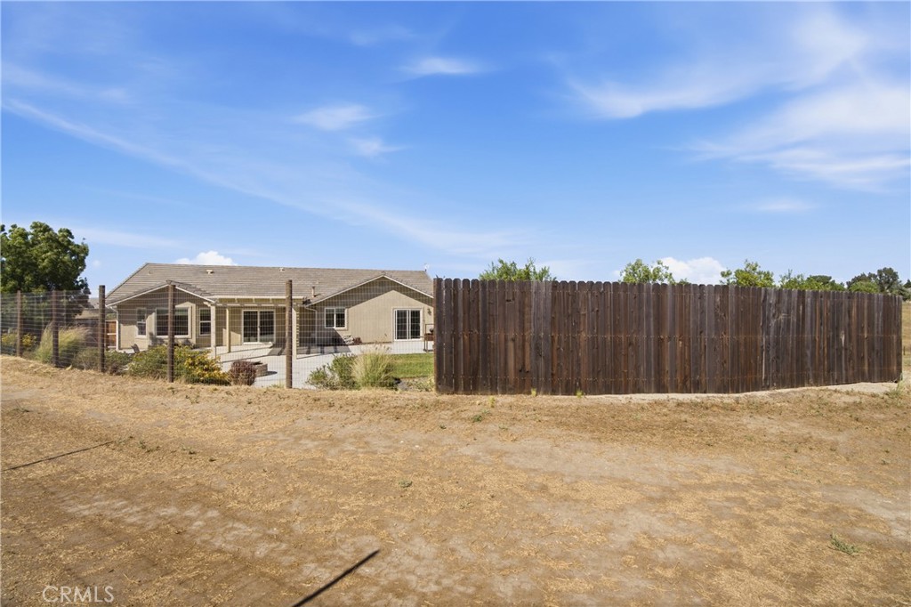 main property photo 10