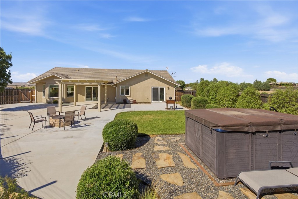 main property photo 16