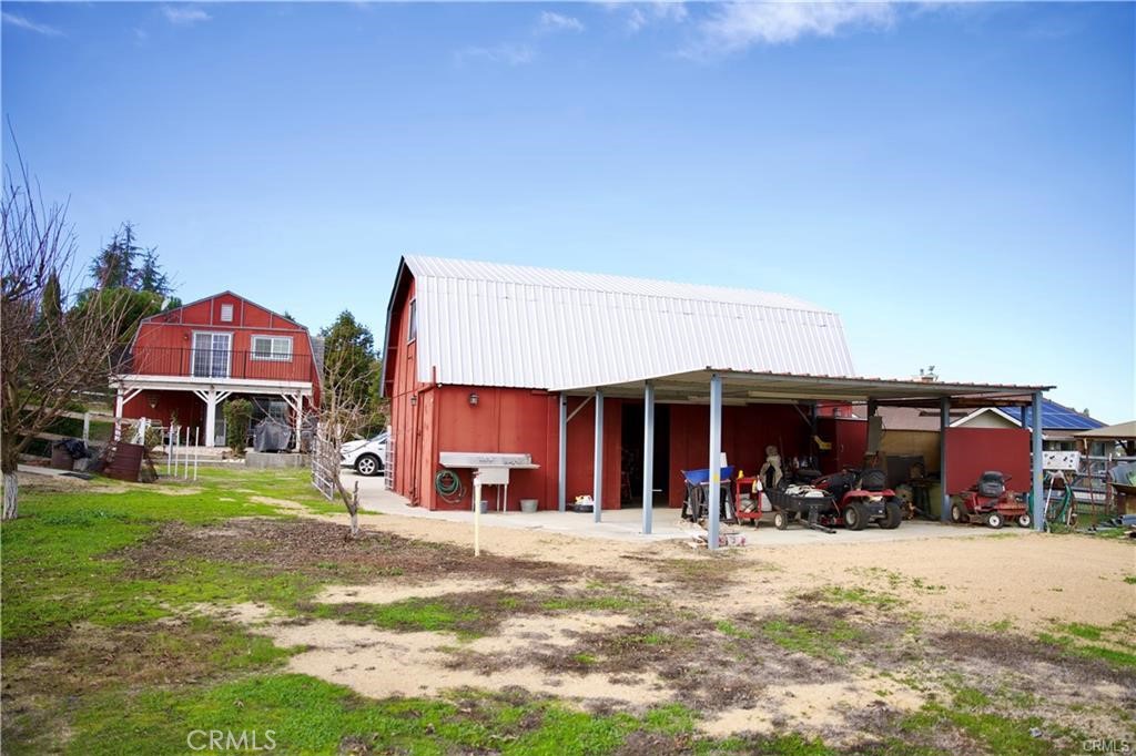 main property photo 28
