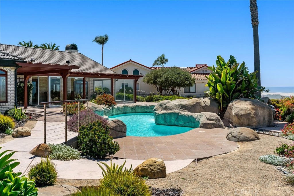 main property photo 28
