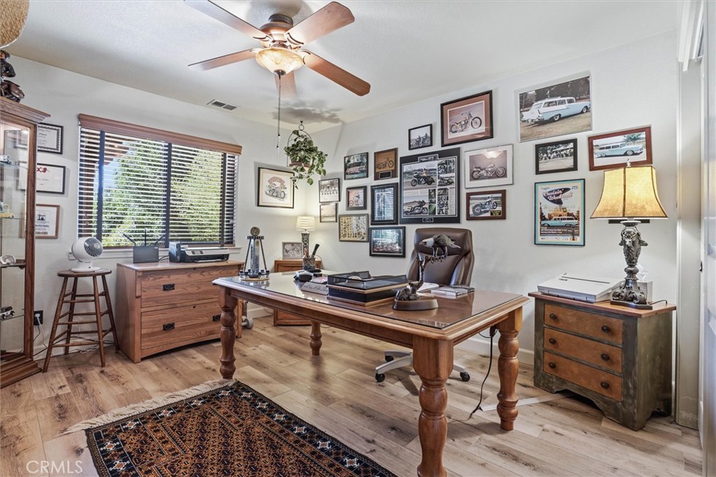 main property photo 32
