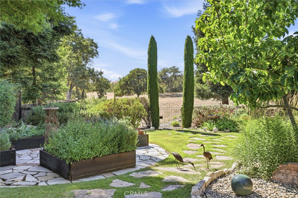 main property photo 40