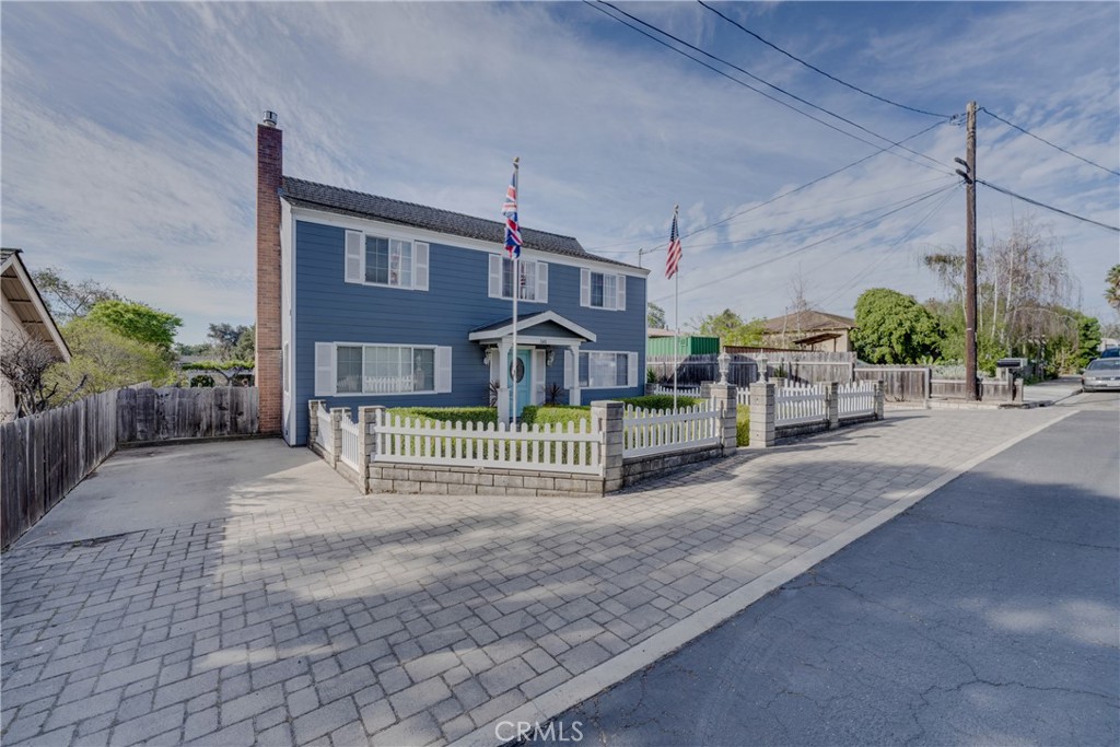 main property photo 5