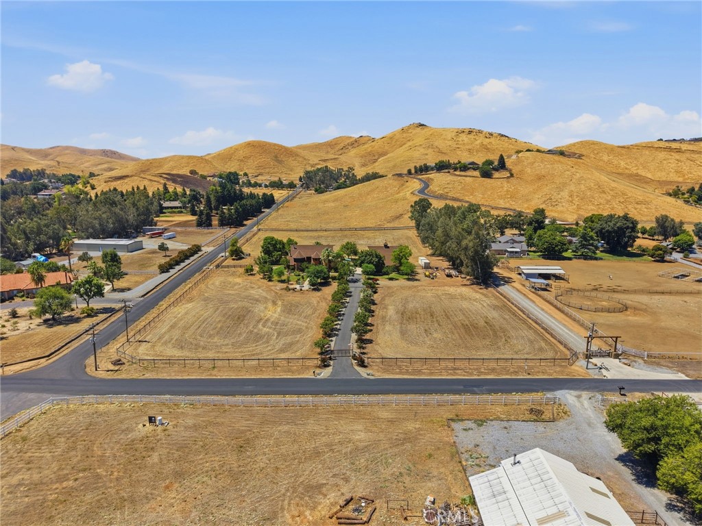 main property photo 10