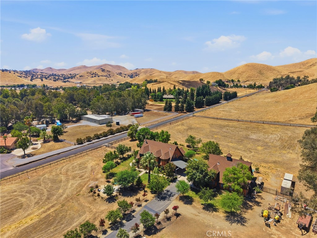 main property photo 9