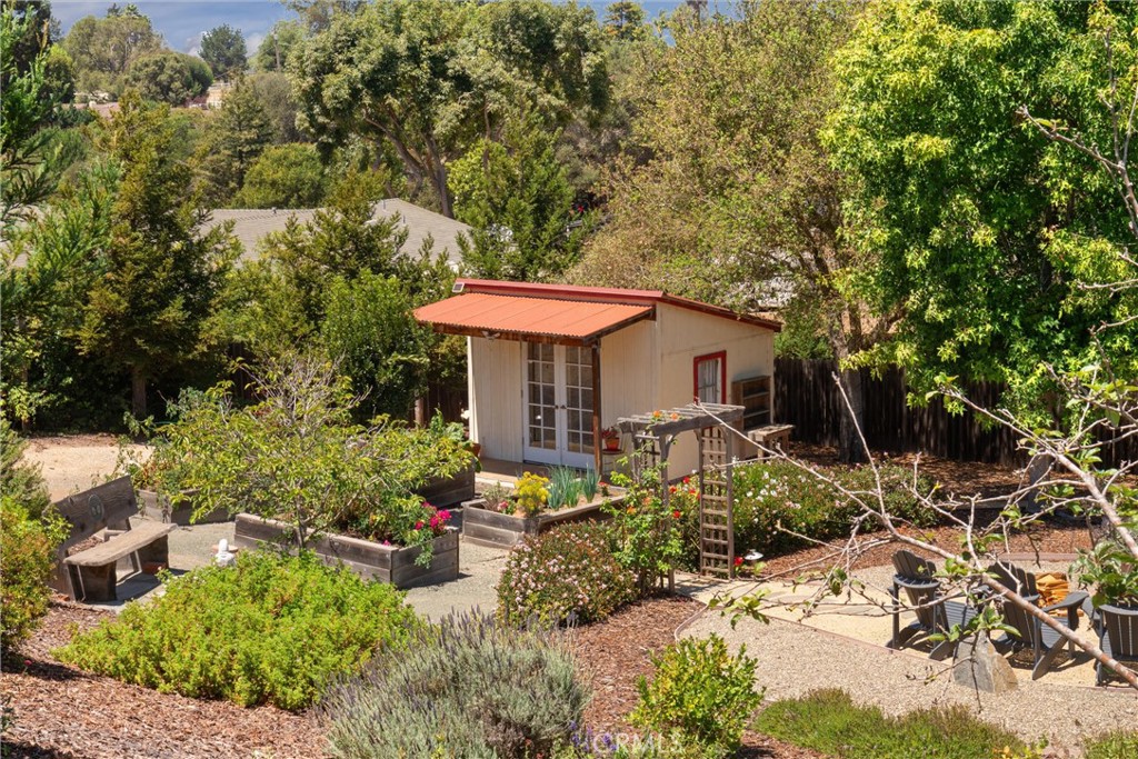 main property photo 32
