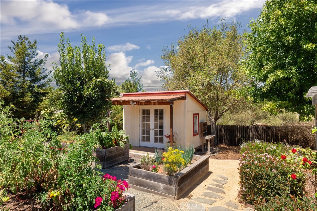main property photo 33