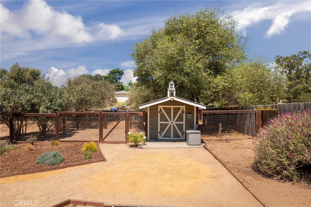 main property photo 37