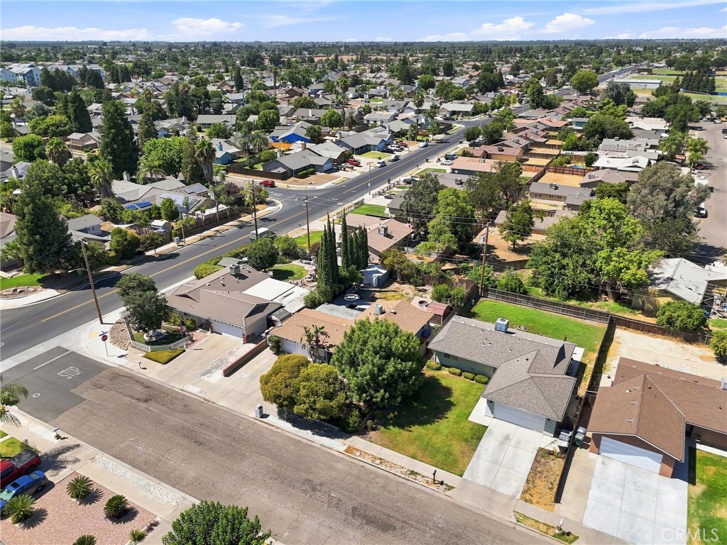 main property photo 9