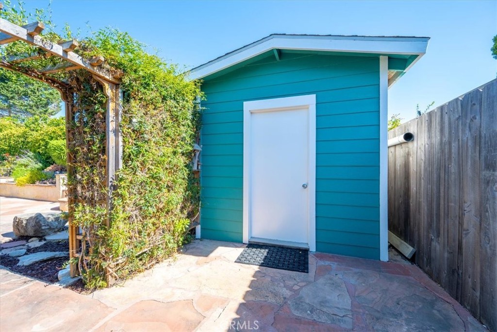 main property photo 32