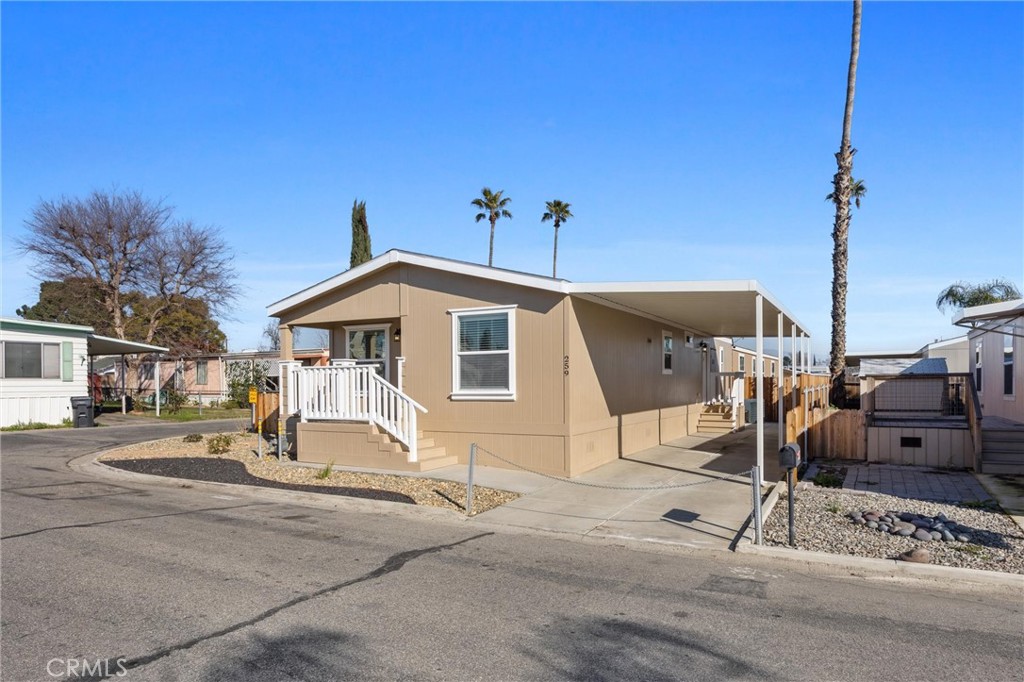 main property photo 3