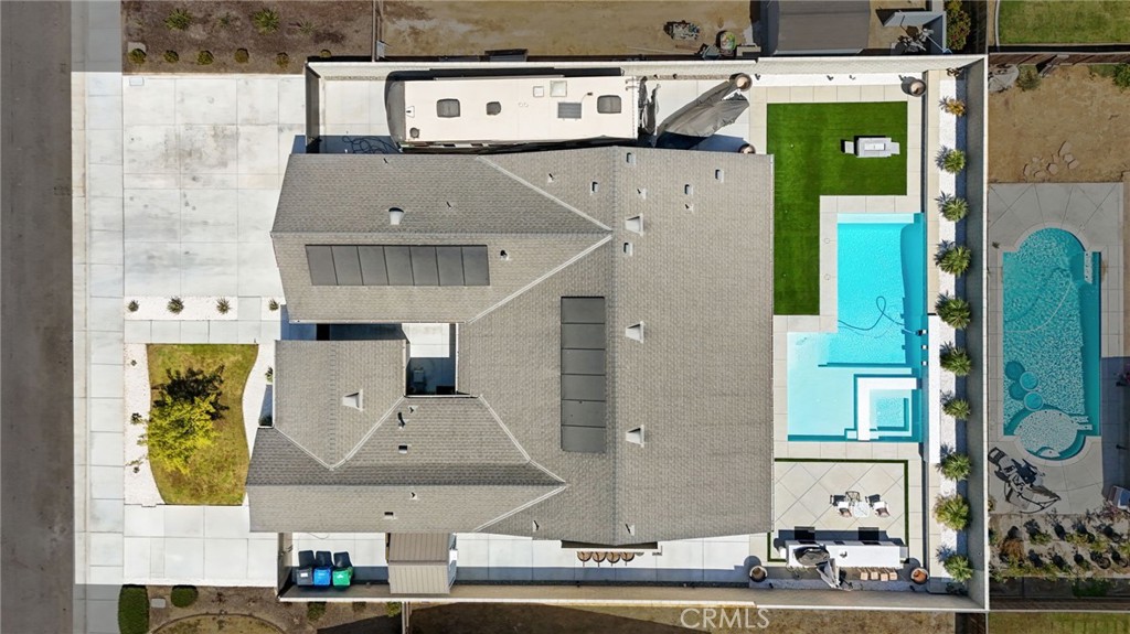 main property photo 47