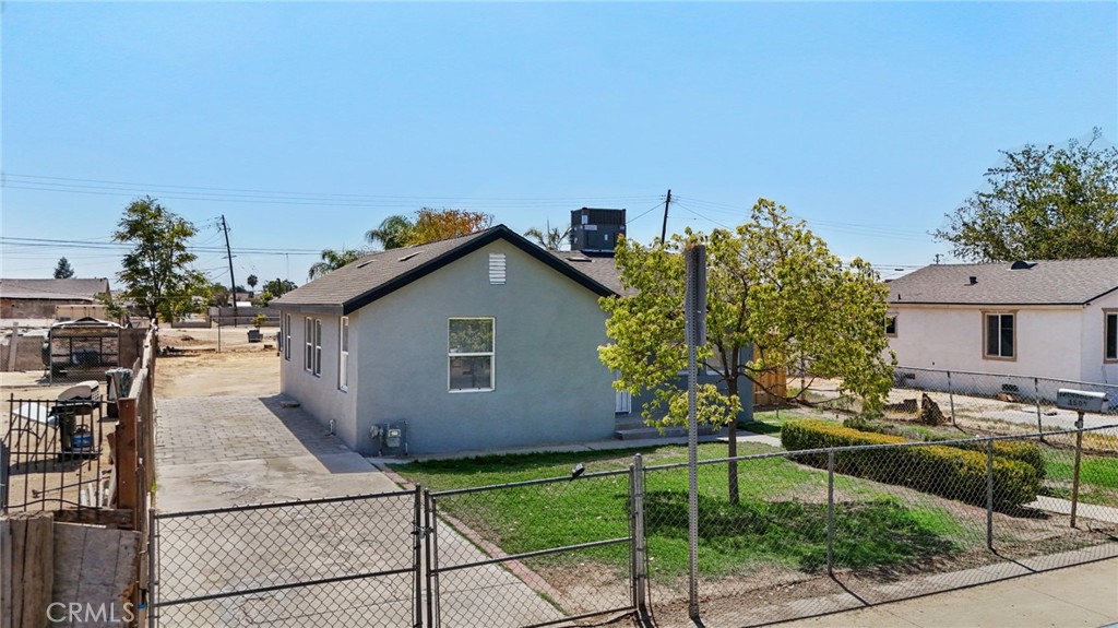 main property photo 12
