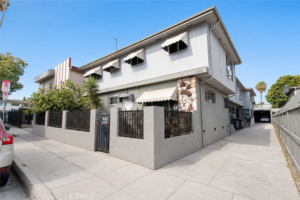 main property photo 0
