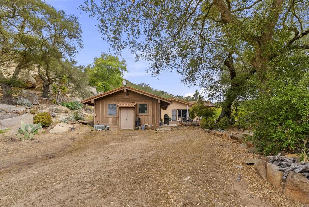 main property photo 30