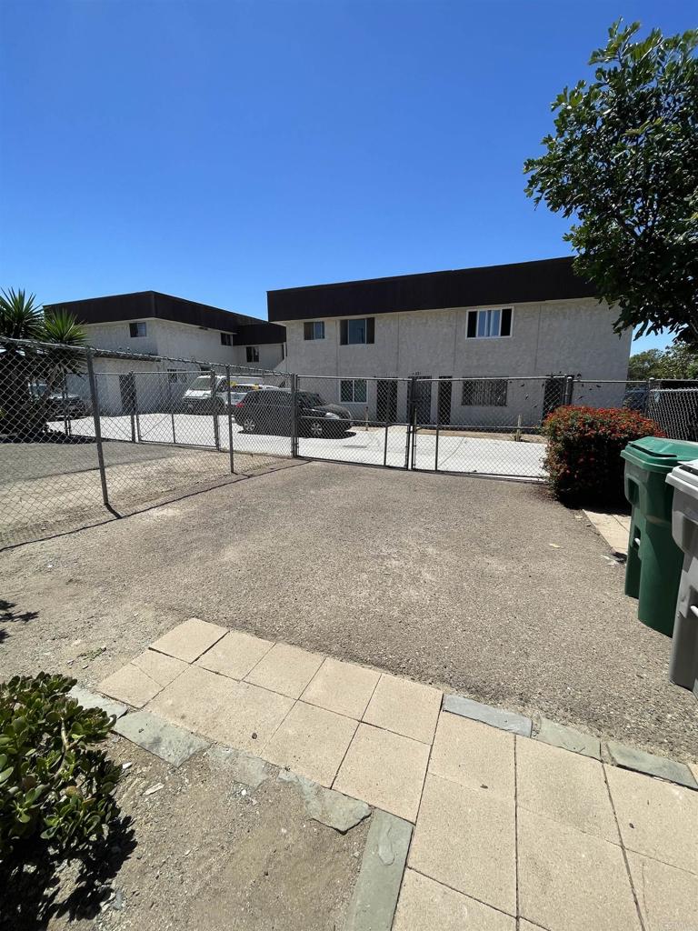 main property photo 5