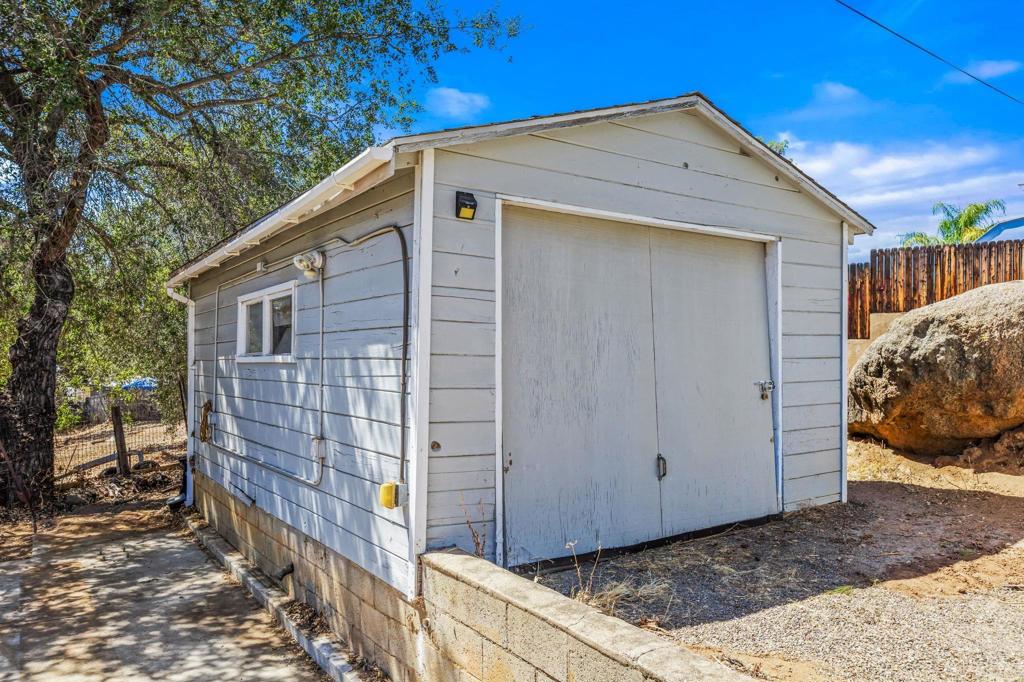 main property photo 16