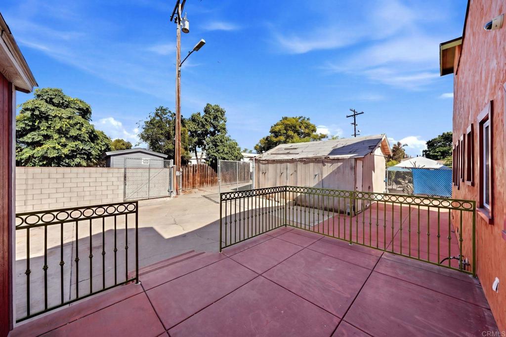 main property photo 14