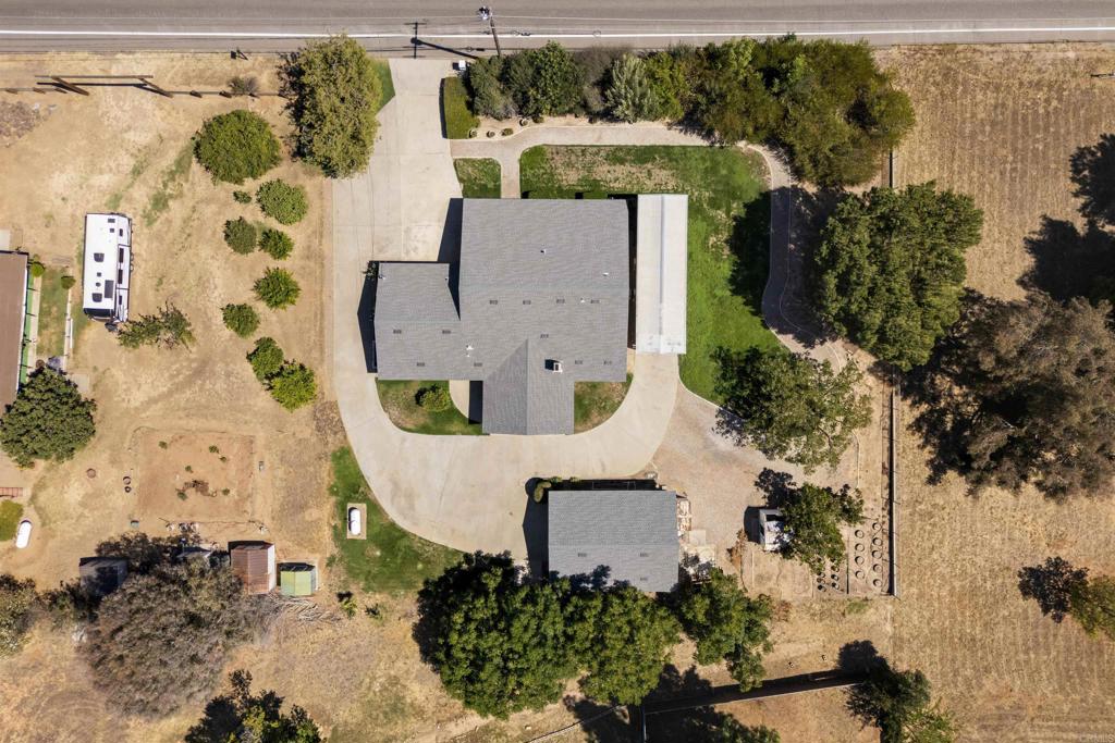 main property photo 40